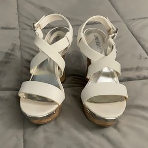 Jennifer Lopez white wedge shoes